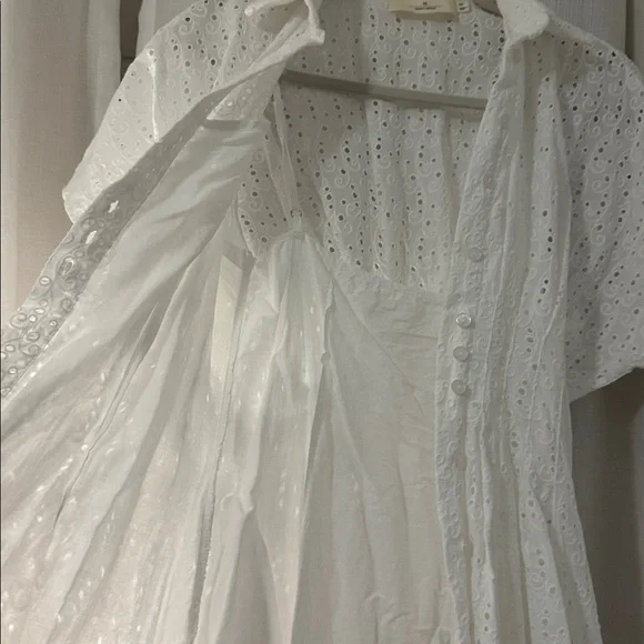 Elegant White Eyelet Dress - Picture 5 of 5